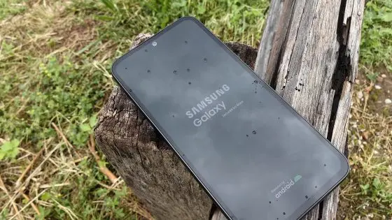 Im Samsung Galaxy A54 Test: ein guter Vertreter der Mittelklasse