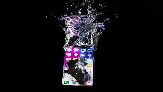 Što učiniti ako vam telefon padne u vodu?